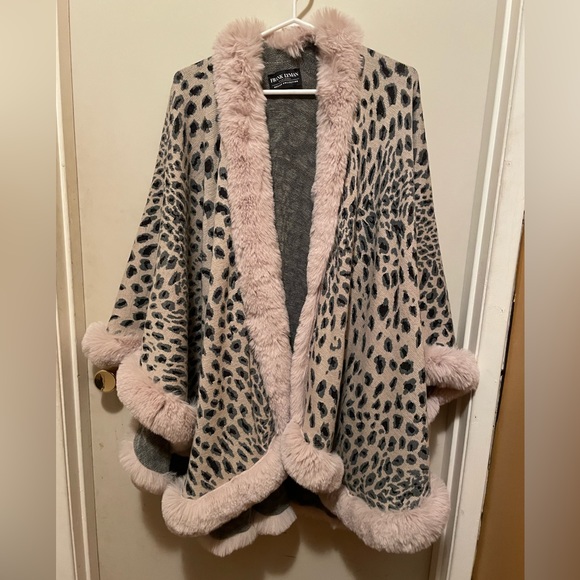 Frank Lyman Leopard Print Cape / Poncho - Picture 1 of 5